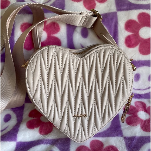 Aldo Handbags - 🌸Aldo Heart Purse🌸